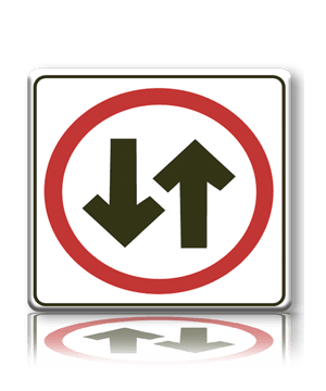 Señalamiento fabricado en lámina galvanizada cal. 16, cuenta con esquinas redondeadas, acabado en fondo reflejante grado ingeniería