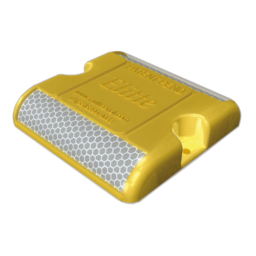 Vialeta con capa de acrílico transparente resistente, superando los estándares conocidos. Usada para marcar carriles y delimitar calles o avenidas.