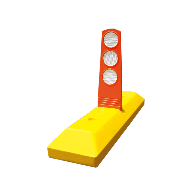 Diseñado especialmente para colocarse en contraflujos o avenidas de doble sentido. Lengüeta flexible con perfecta reflexión proporcionada por tres círculos reflejantes que evita los automovilistas invadan el carril contrario.
